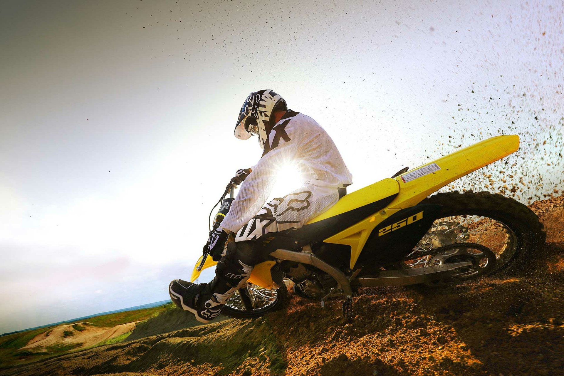 Download Vehicle Suzuki RM-Z250 HD Wallpaper