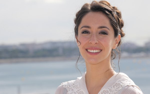 Celebrity Oona Chaplin Actresses Spain Actress Brunette Brown Eyes Face Smile HD Wallpaper | Background Image