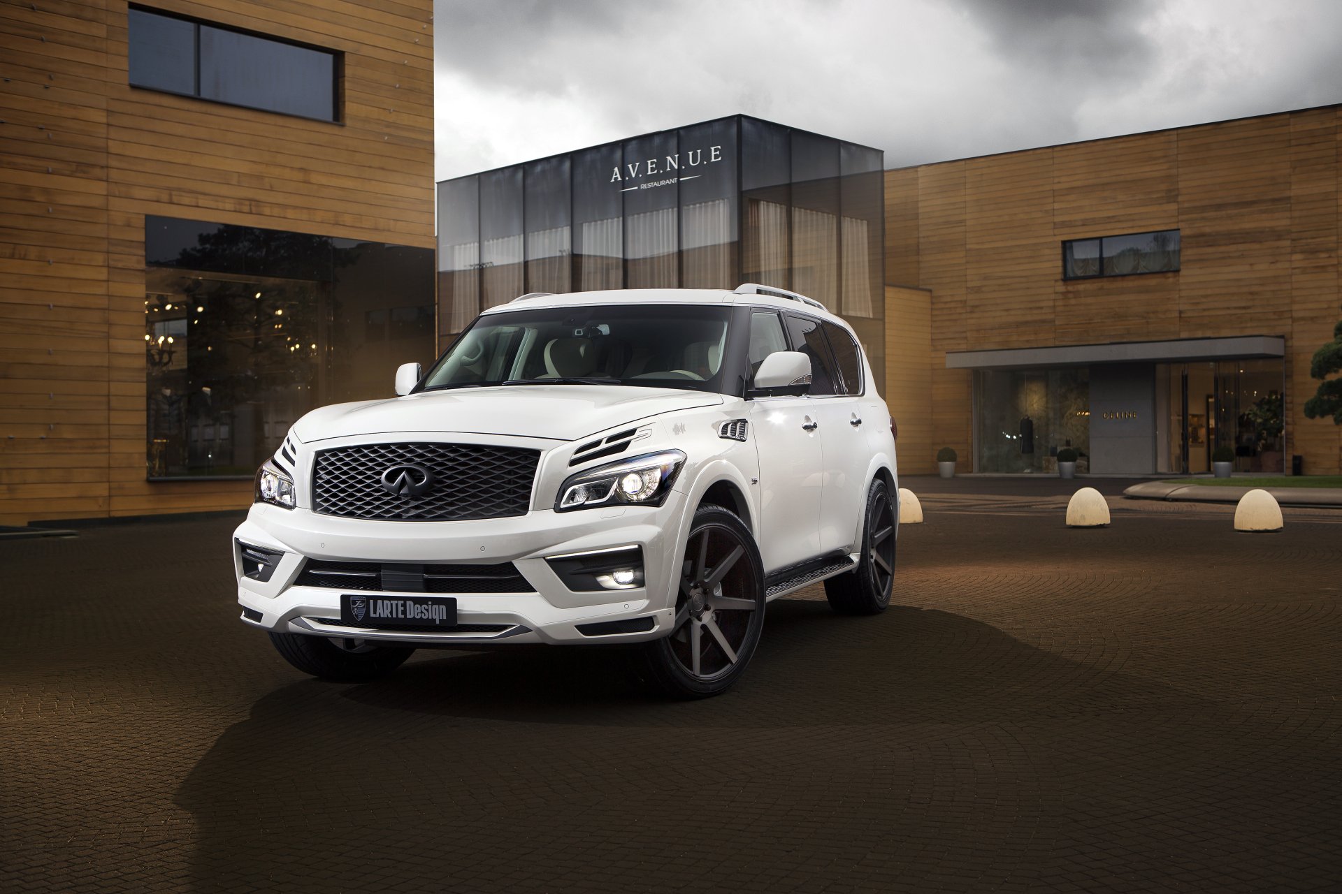 Download SUV White Car Car Infiniti Vehicle Infiniti QX80 HD Wallpaper