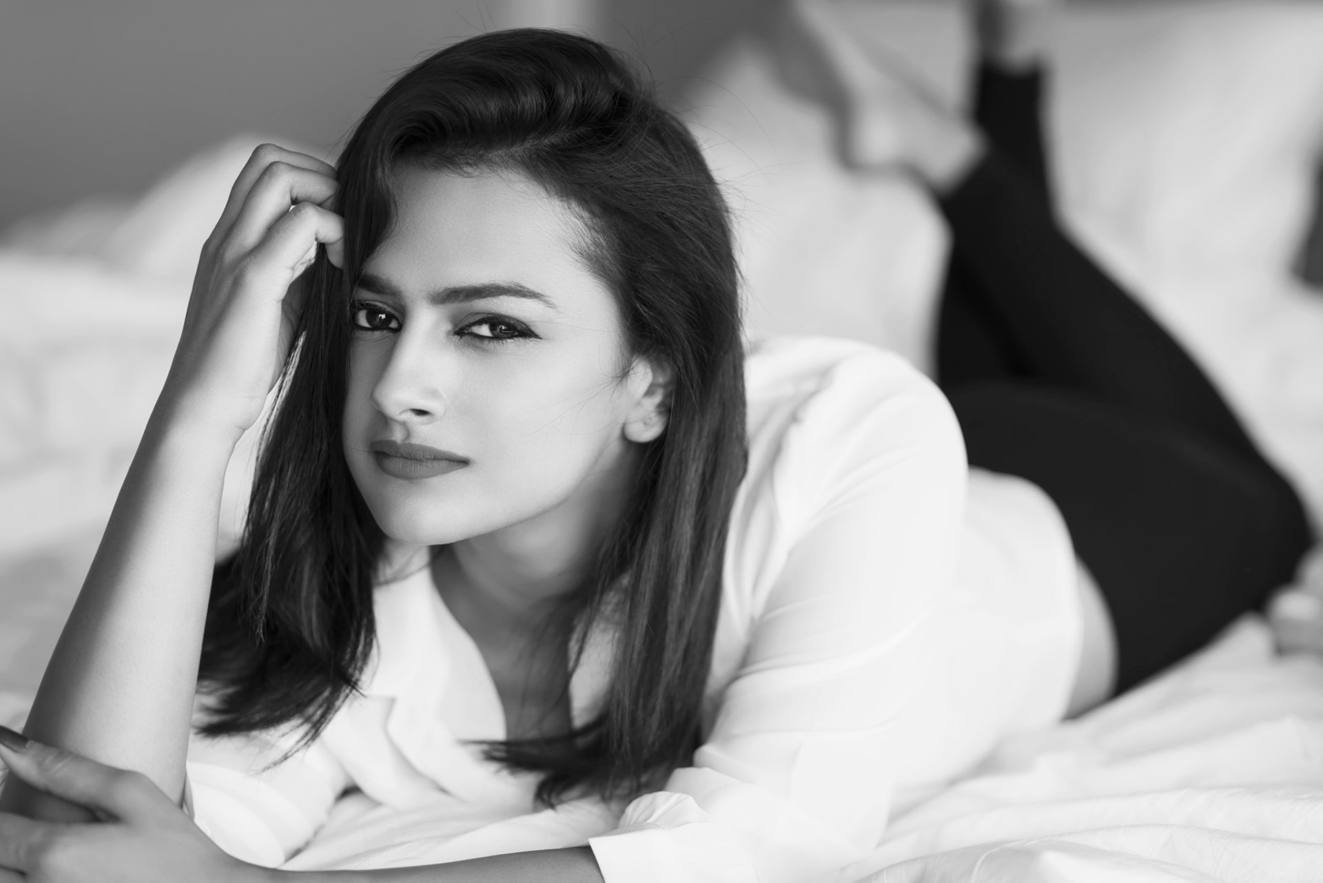 Download Indian Actress Black & White Long Hair Celebrity Shraddha Srinath HD Wallpaper