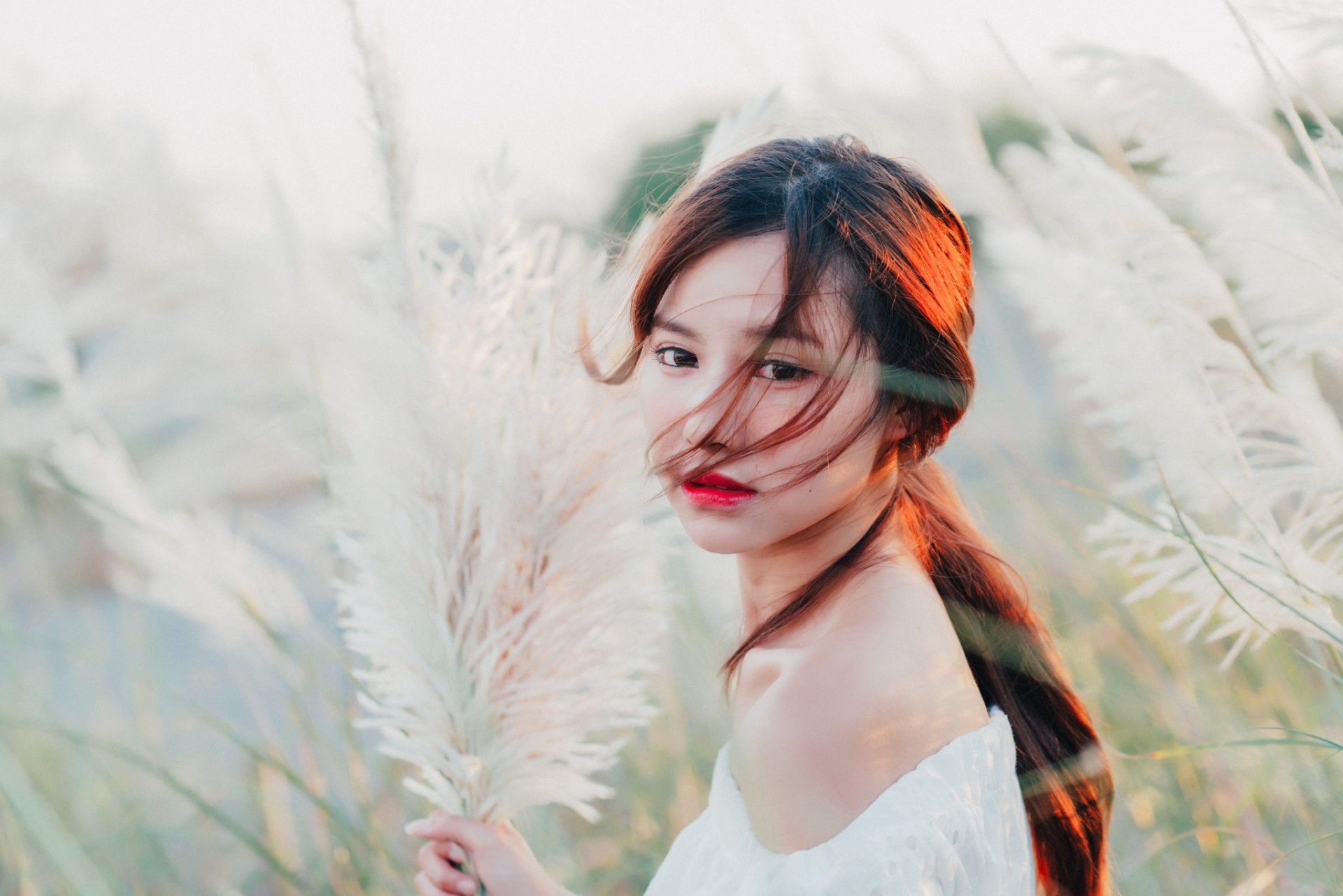 Download Plant Brown Eyes Lipstick Brunette Model Woman Asian HD Wallpaper by 陳偉昇