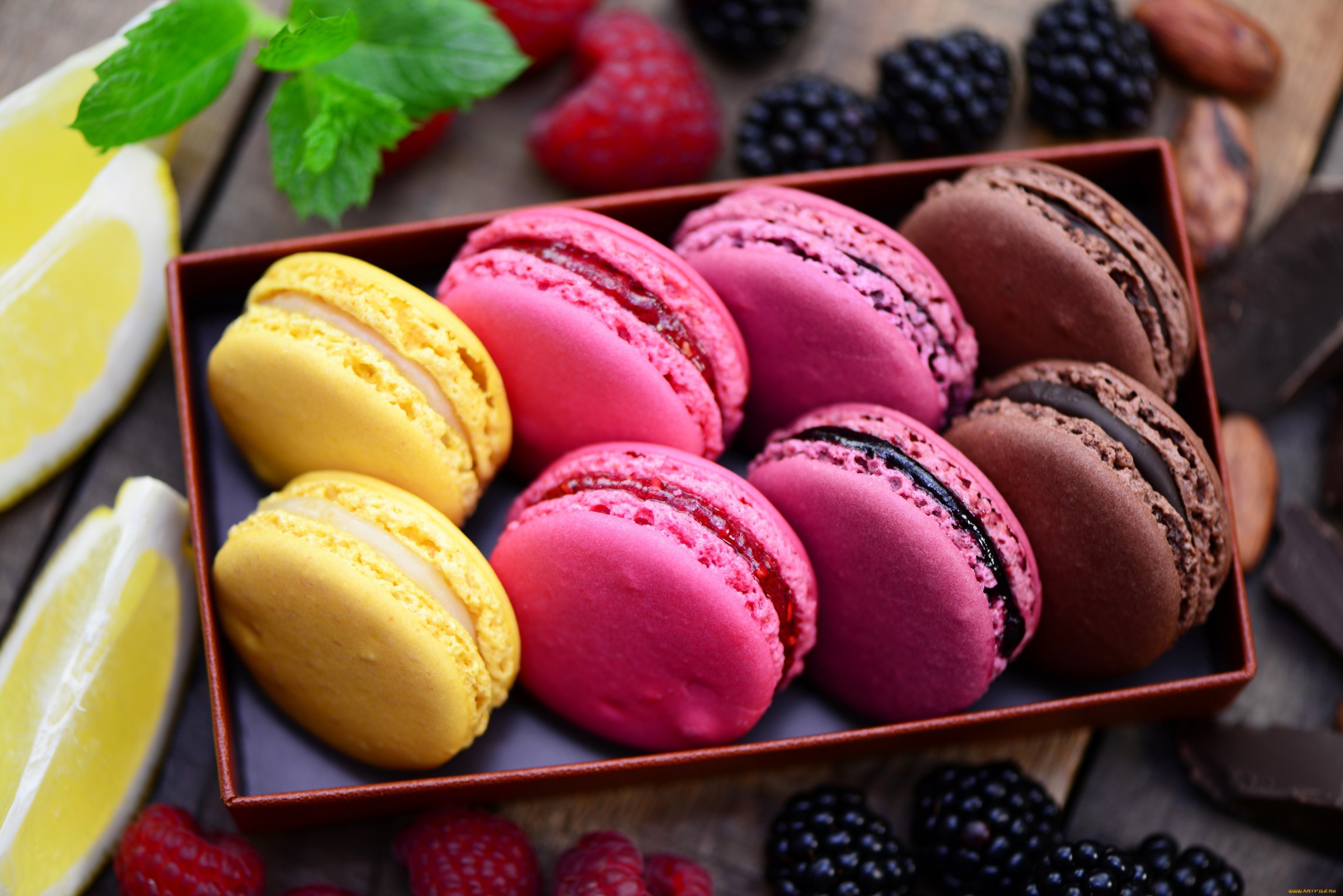 Macaron HD Wallpaper | Background Image | 2400x1602 | ID:870188