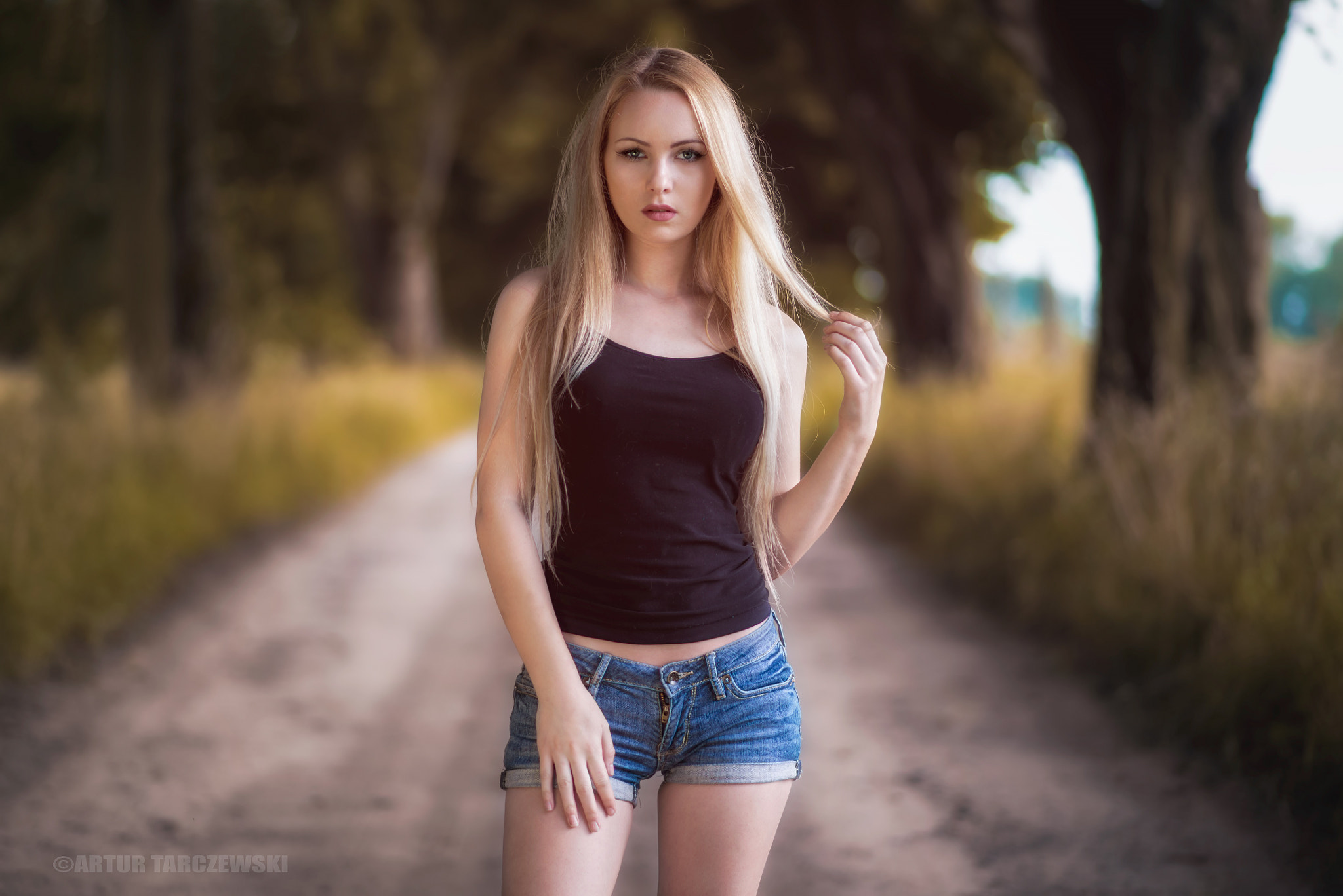 Stylish Blonde Model In Shorts Hd Wallpaper By Artur Tarczewski 4984