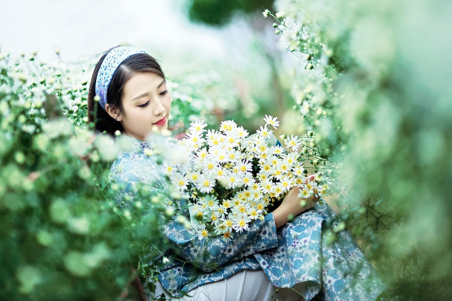 Download Daisy White Flower Headband Depth Of Field Brunette Model ...