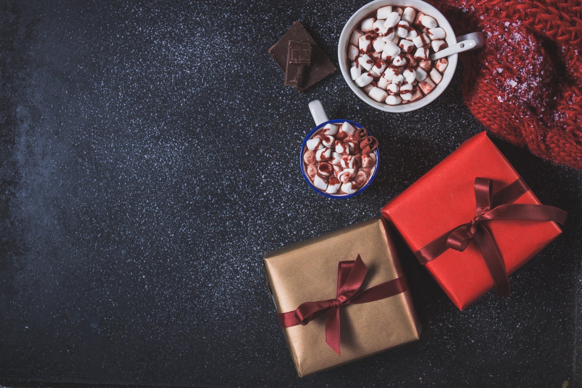 Cozy 4K Ultra HD Hot Chocolate with Marshmallows & Gift Delight ...