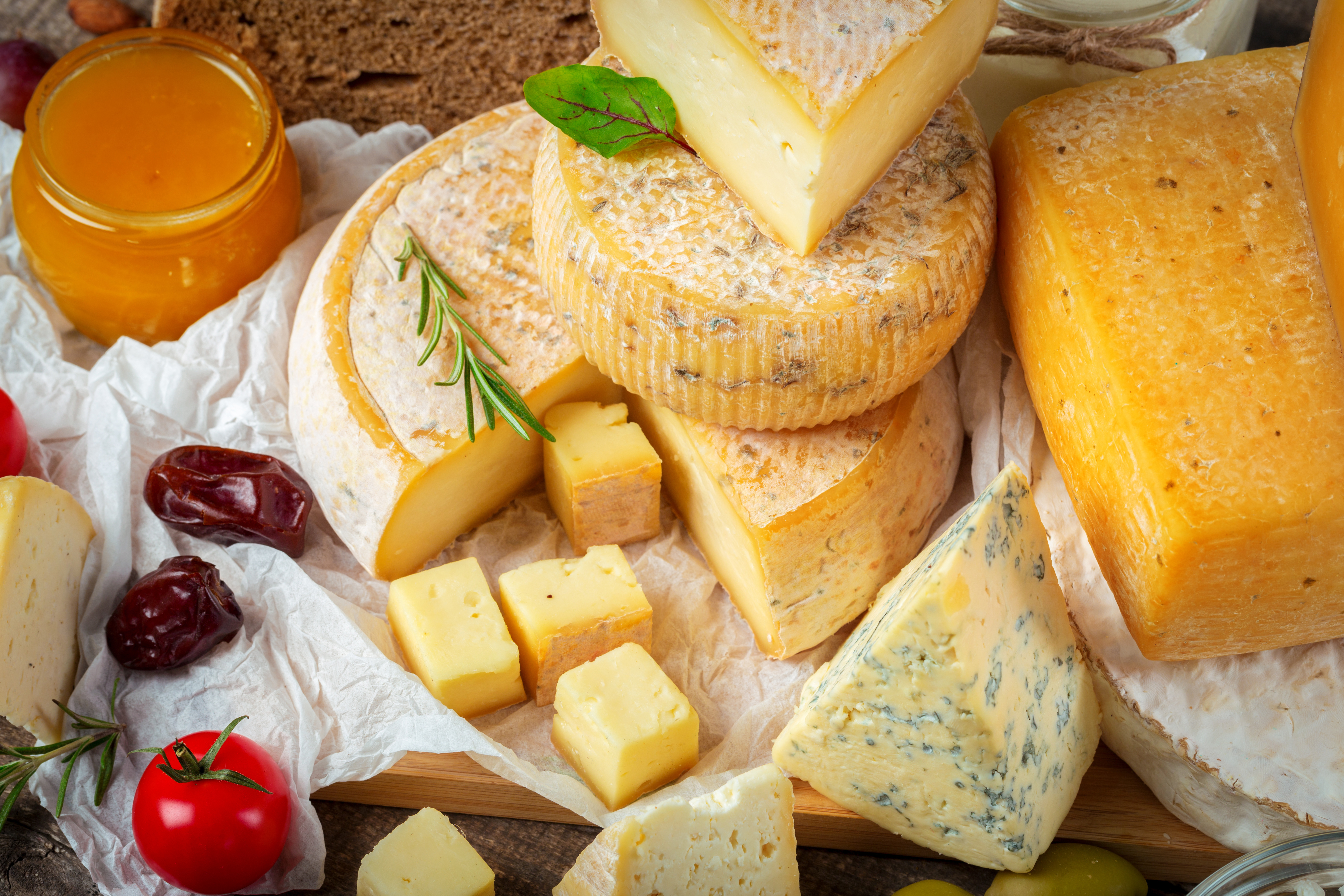 Можно есть сыр вечером. Сыры Италии скуакуроне. Красивый сыр. Сыры ассортимент. Фермерские сыры.