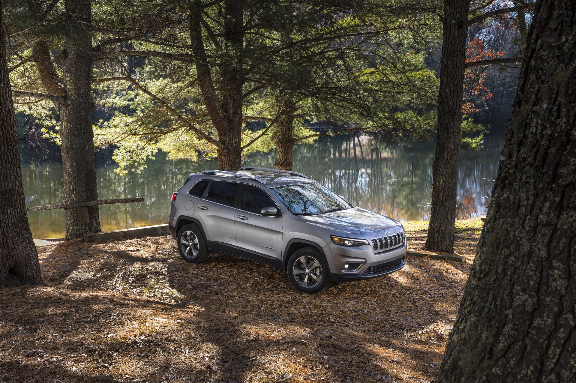 Download SUV Silver Car Car Jeep Vehicle Jeep Cherokee HD Wallpaper