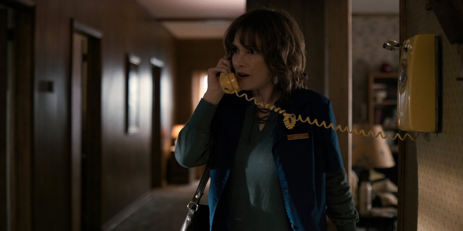 Download Joyce Byers Winona Ryder TV Show Stranger Things HD Wallpaper
