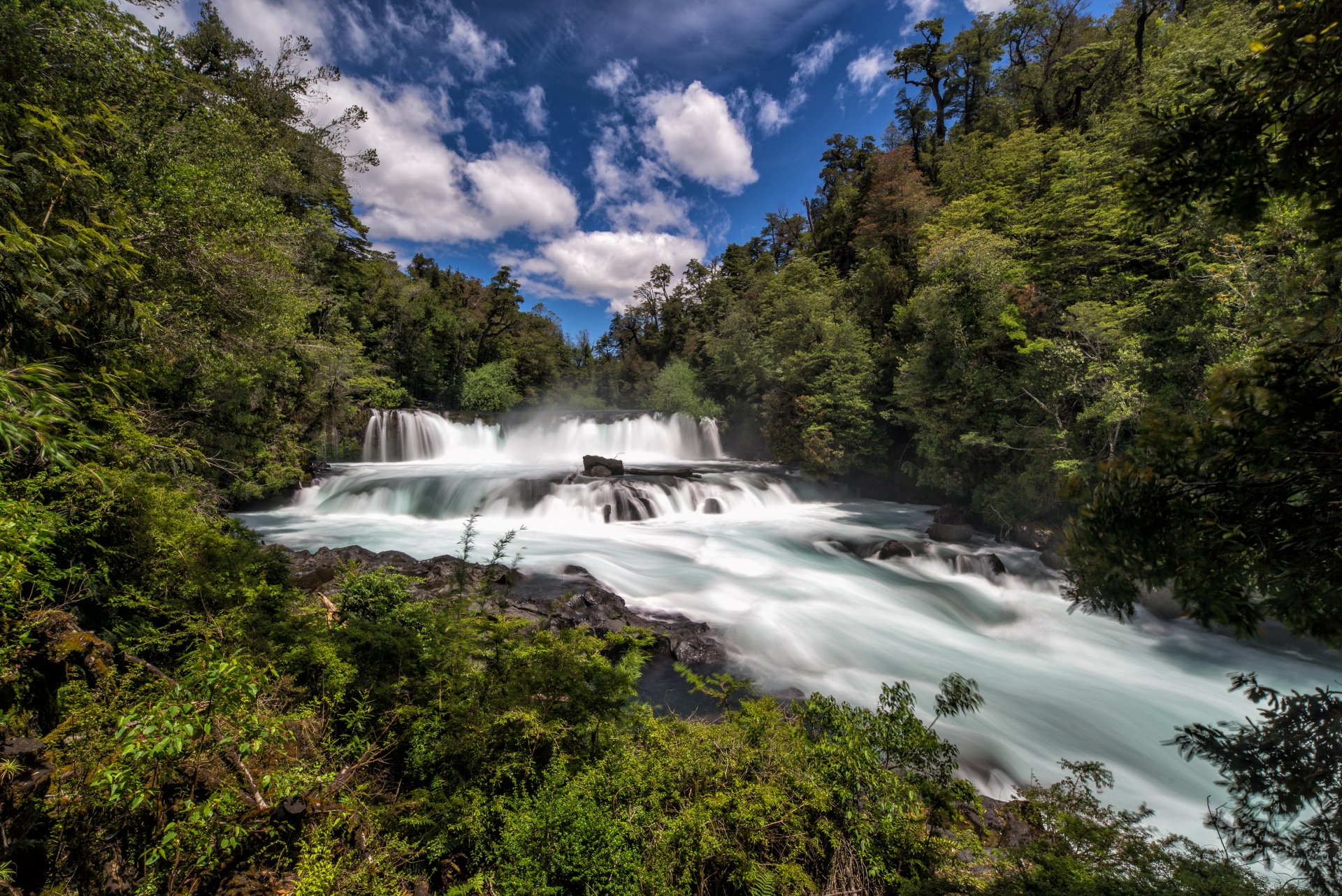 Emerald Forest Waterfall & River — 4K Ultra HD Nature Wallpaper ...