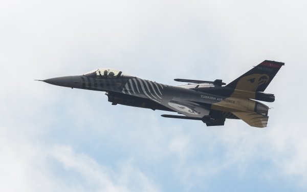Military General Dynamics F-16 Fighting Falcon Jet Fighters Jet Fighter Aircraft Warplane HD Wallpaper | Background Image
