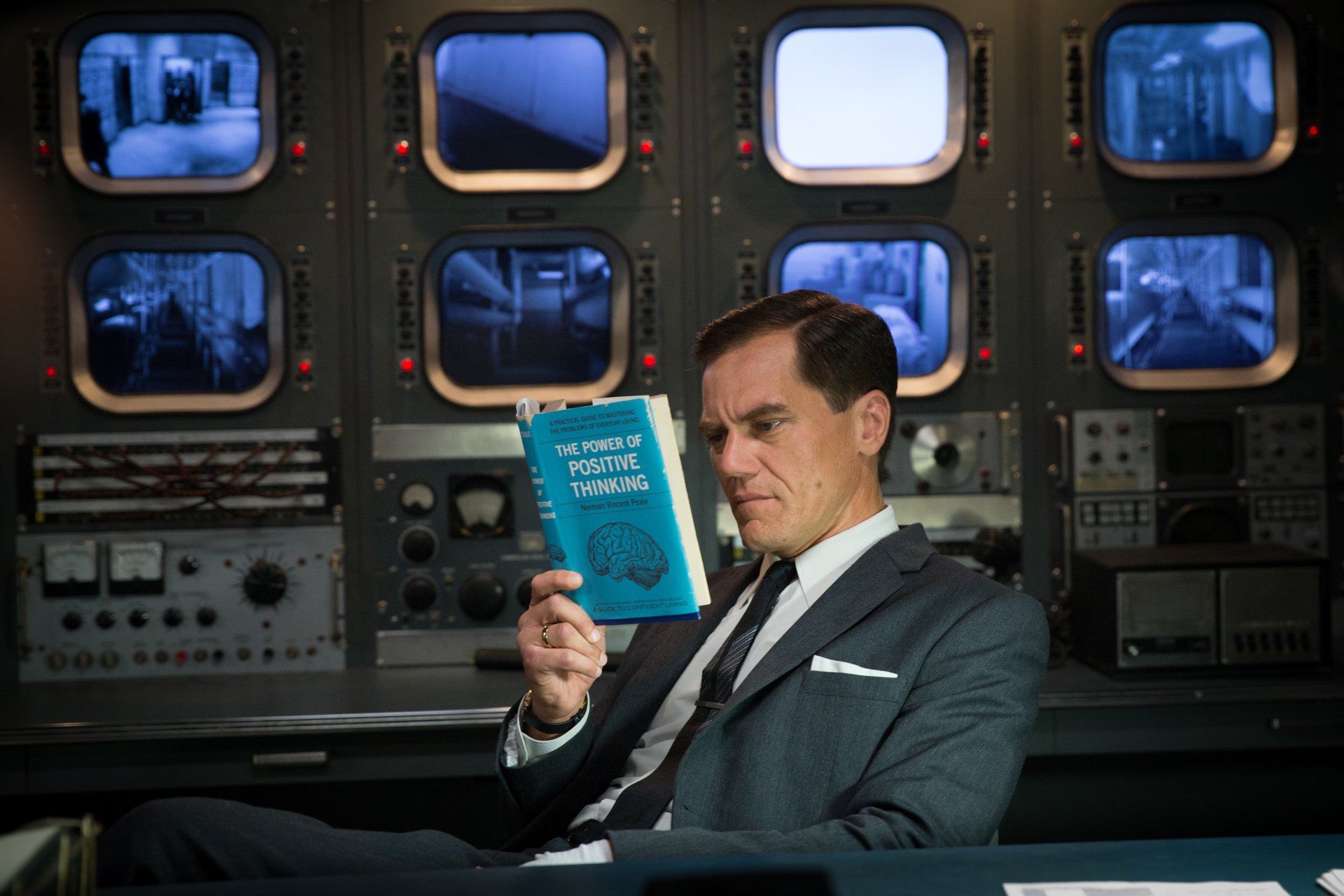 Download Michael Shannon Movie The Shape Of Water 4k Ultra HD Wallpaper