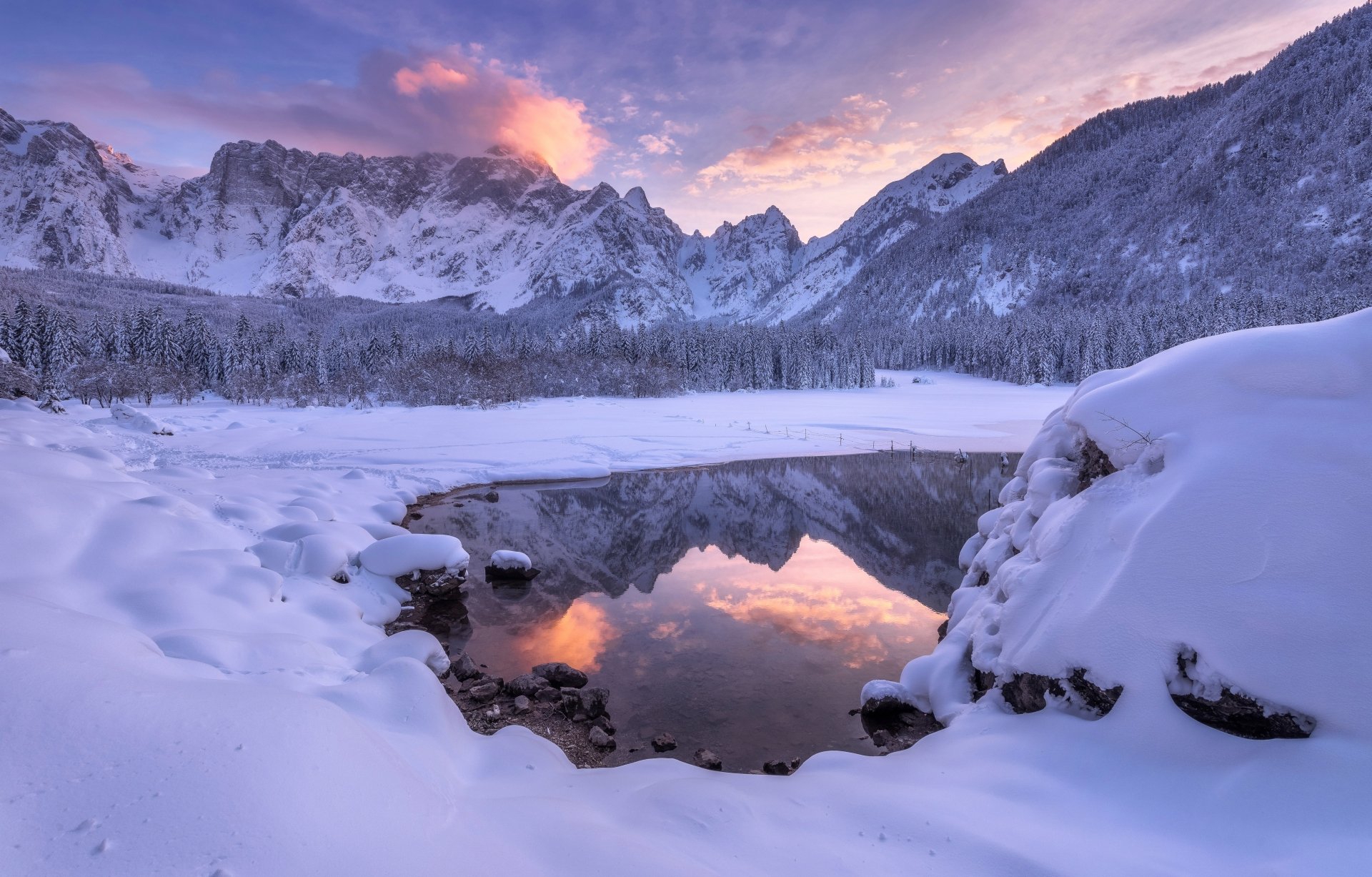 4K Ultra HD Winter Reflection: Snowy Mountain Lake Serenity | 5000x3196 ...
