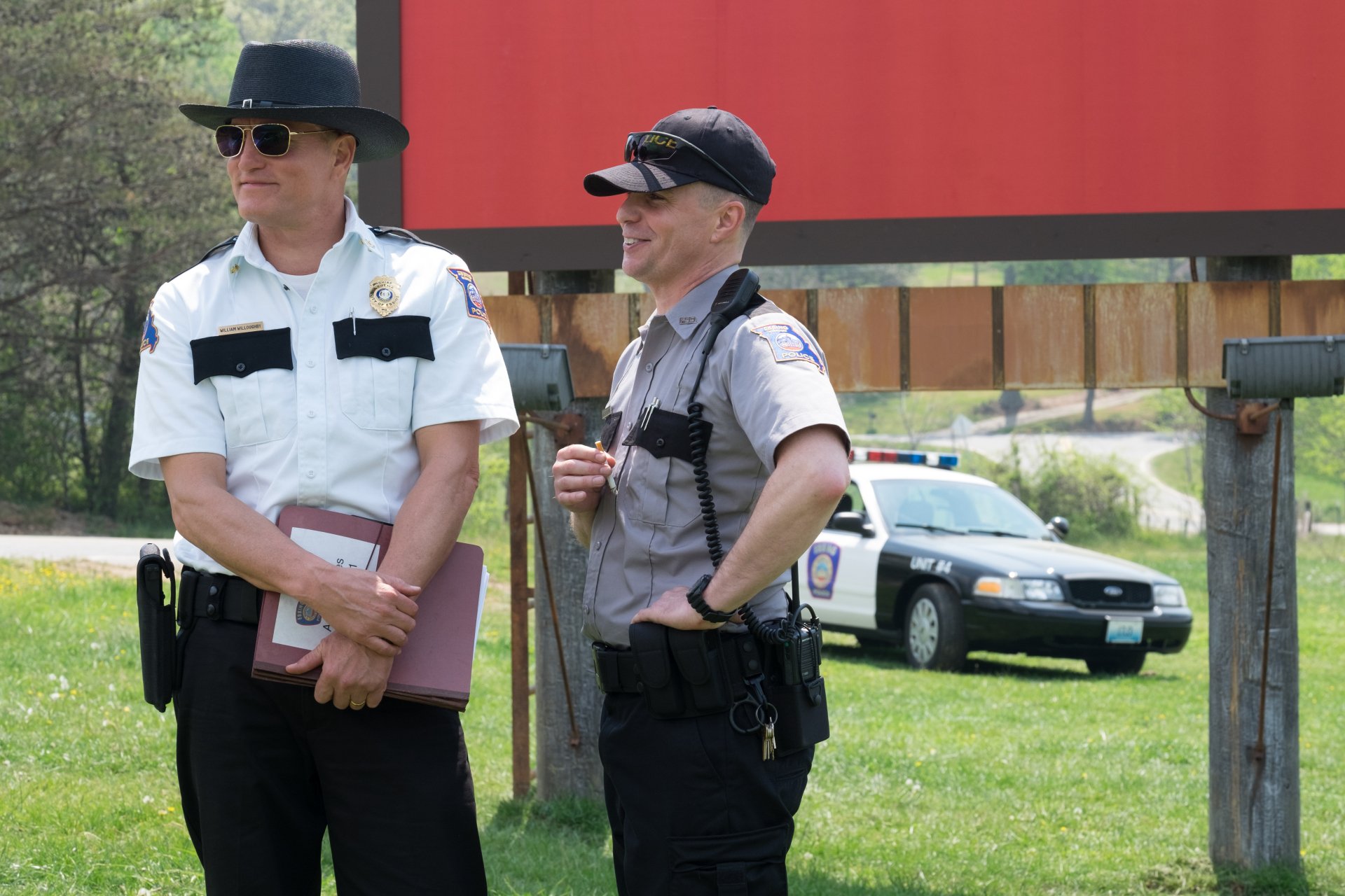 Download Woody Harrelson Sam Rockwell Movie Three Billboards Outside Ebbing, Missouri 4k Ultra HD Wallpaper