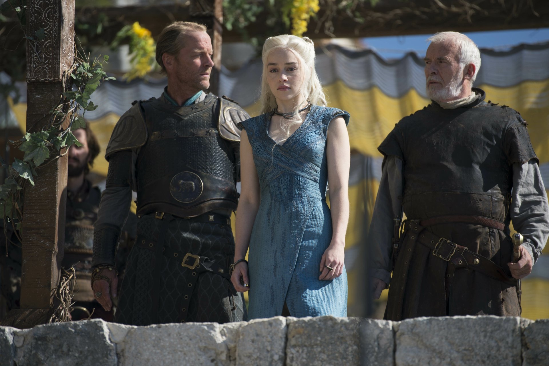 Download Ian McElhinney Emilia Clarke Iain Glen Barristan Selmy Daenerys Targaryen Jorah Mormont TV Show Game Of Thrones 4k Ultra HD Wallpaper