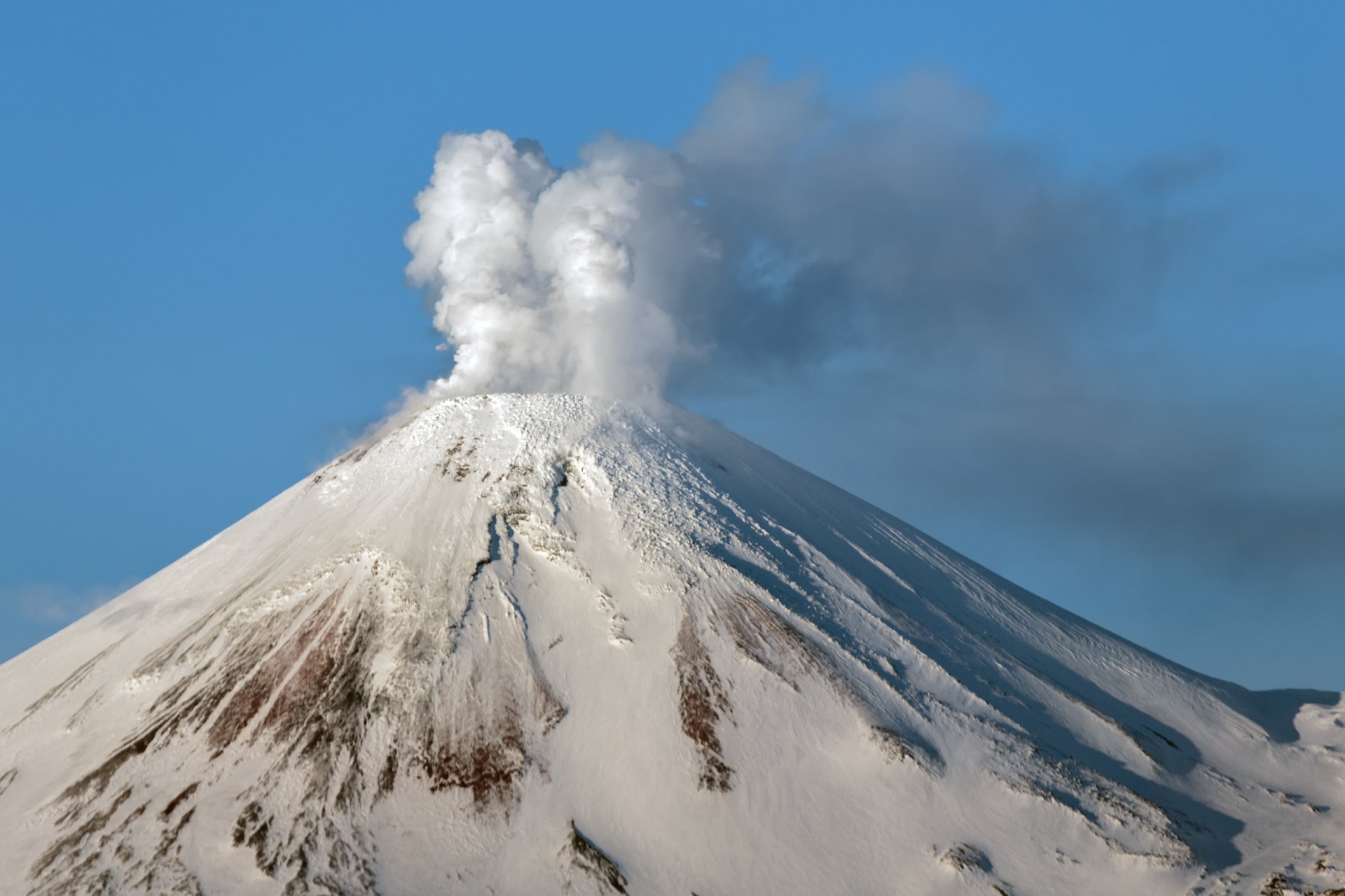 Volcano HD Wallpaper | Background Image | 2400x1600