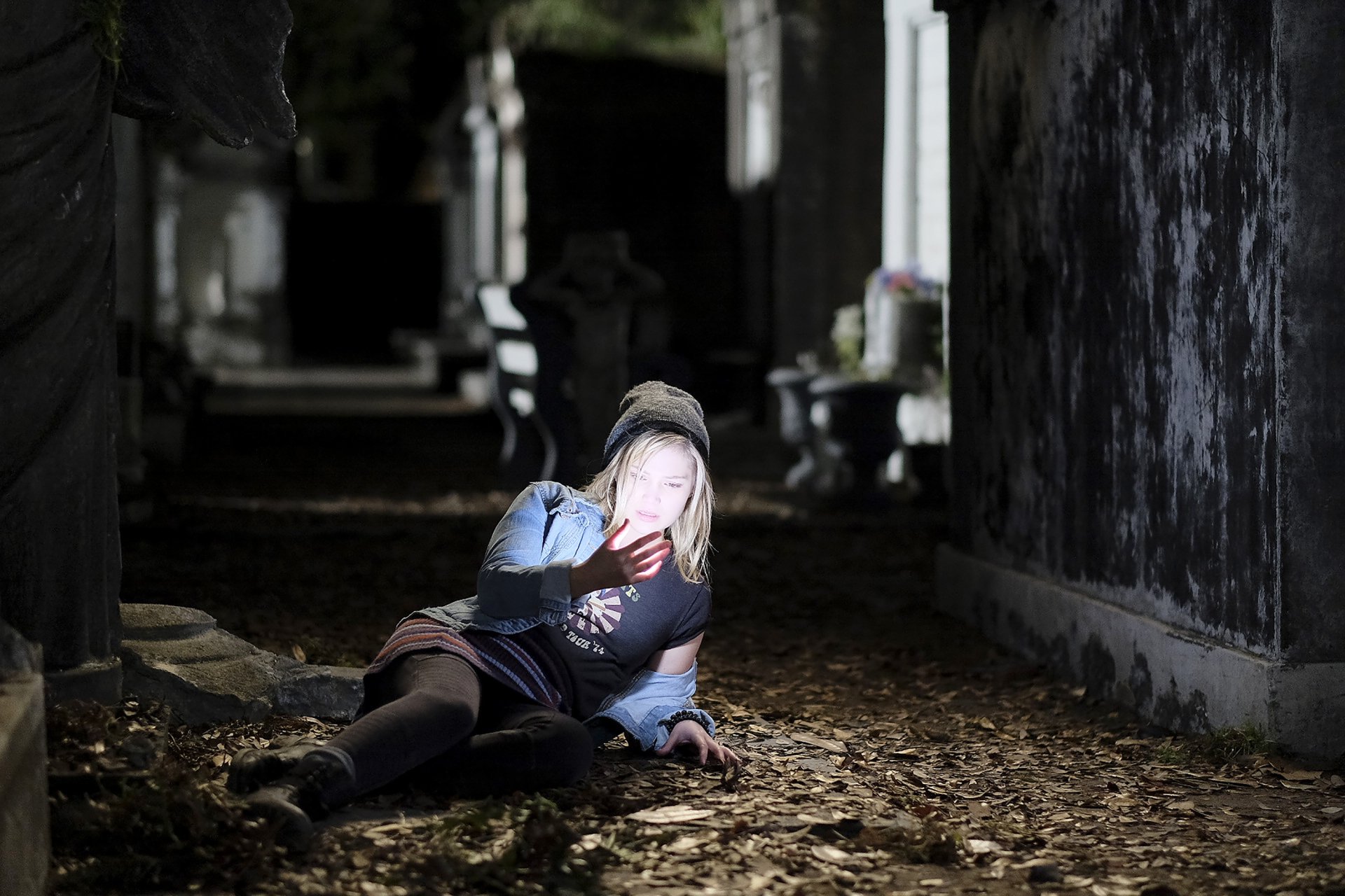 Download Olivia Holt TV Show Cloak & Dagger HD Wallpaper