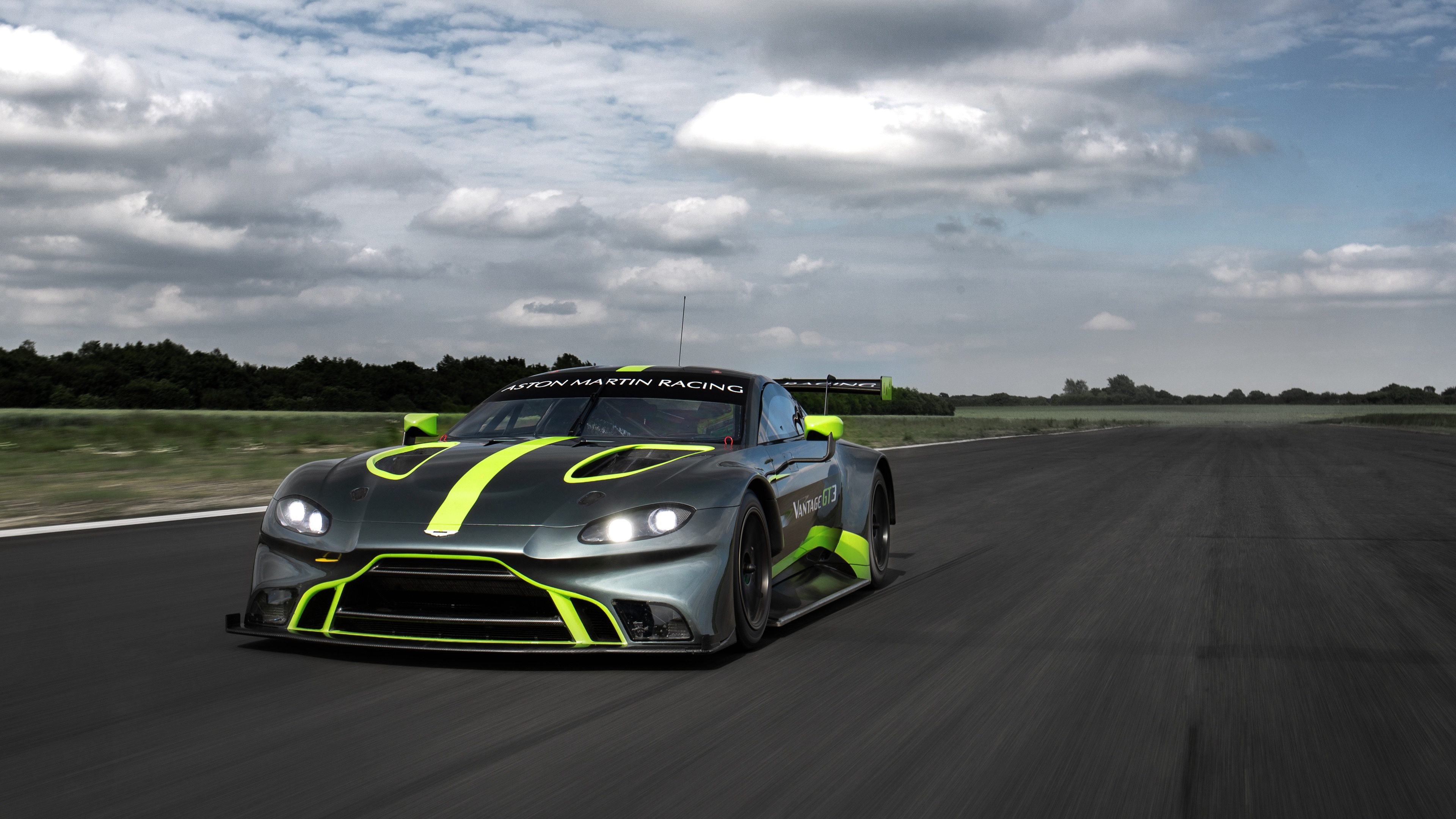 Vehicles Aston Martin Vantage GT3 HD Wallpaper | Background Image