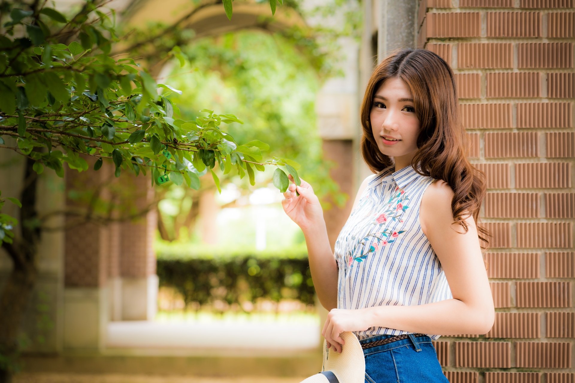 Download Brown Eyes Smile Brunette Depth Of Field Model Woman Asian 4k Ultra HD Wallpaper