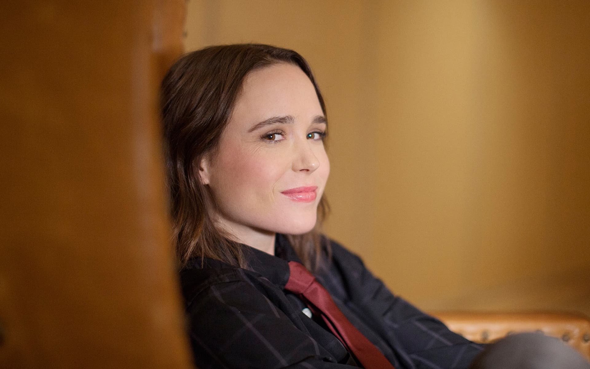 Download Brown Eyes Actress Celebrity Ellen Page HD Wallpaper