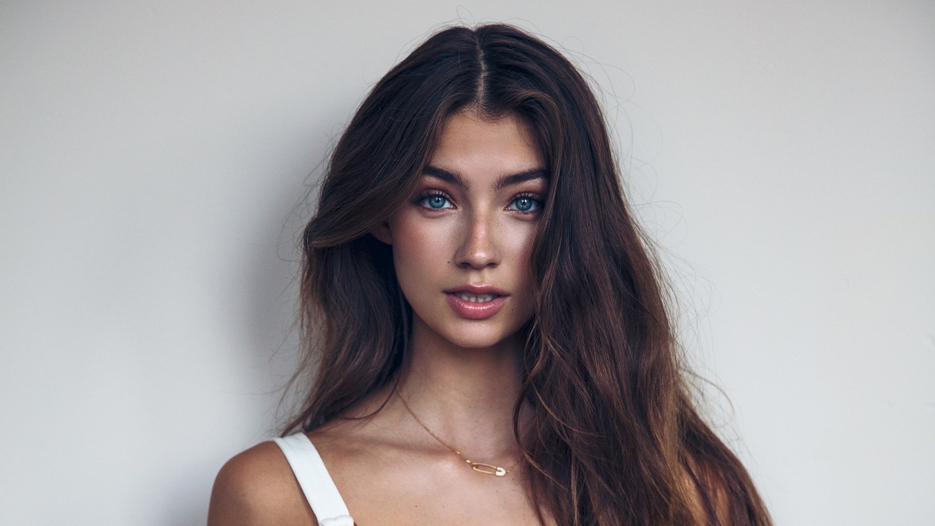 Download Blue Eyes Long Hair Lorena Rae German Woman Model HD