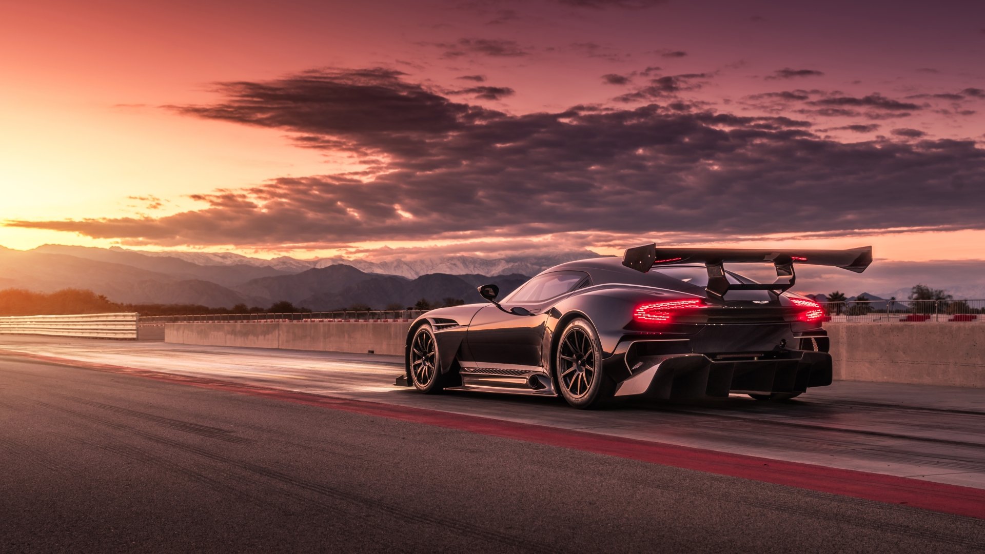 Aston Martin Vulcan Amr Pro 2018