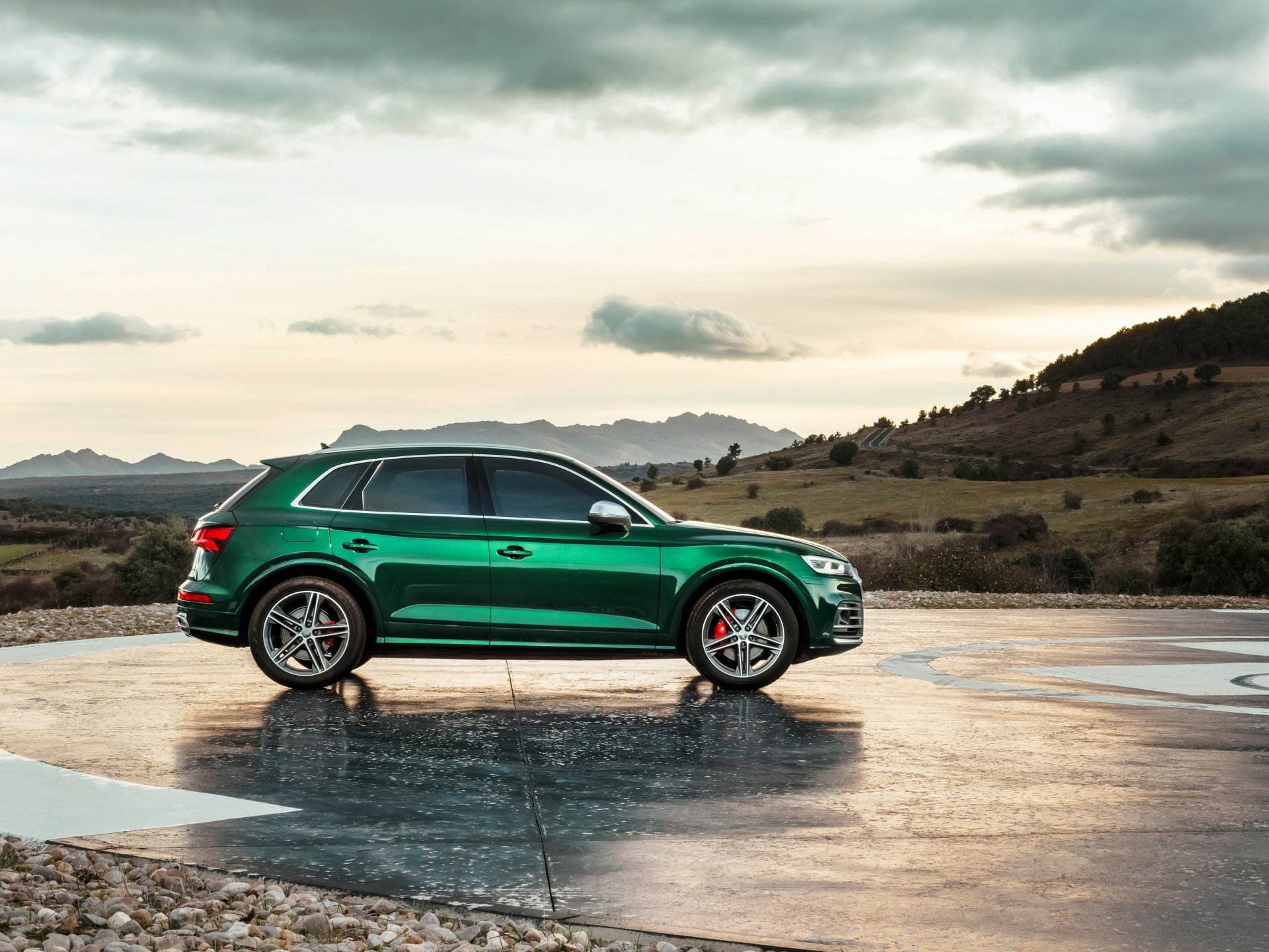 Download SUV Green Car Car Audi Vehicle Audi SQ5 HD Wallpaper