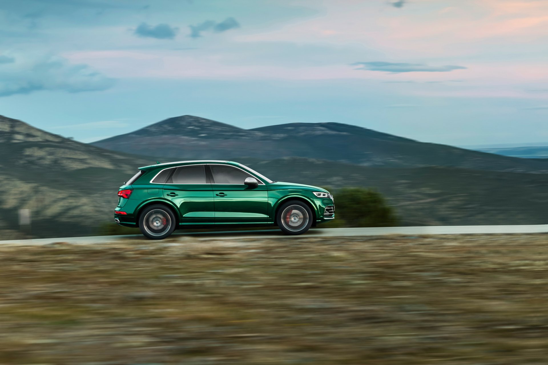 Download SUV Green Car Car Audi Vehicle Audi SQ5 HD Wallpaper