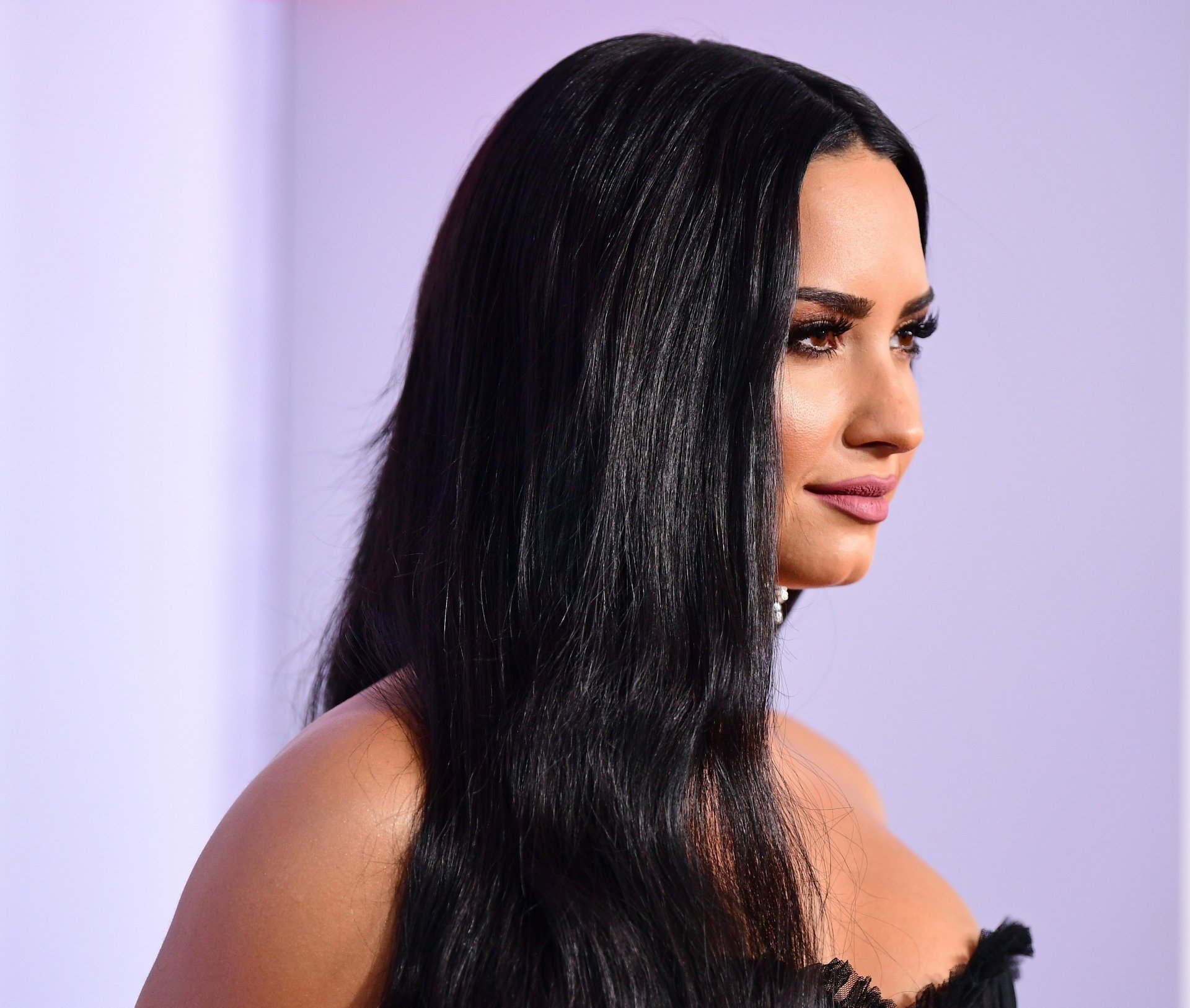 download-brown-eyes-black-hair-american-singer-music-demi-lovato-hd