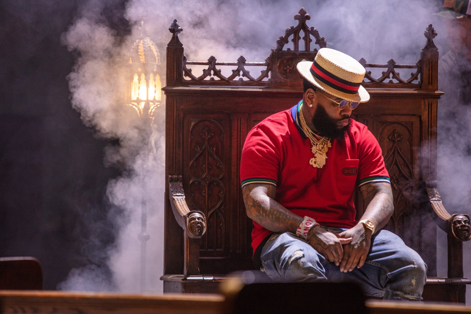 HipHop Artist in Stylish Ambiance HD Wallpaper